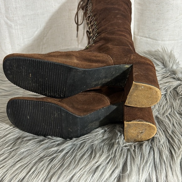 Vintage 60s/70s Brown Suede Lace-Up Knee-High Boots - Picture 7 of 11